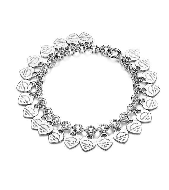 Silbernes Armband mit Herzen